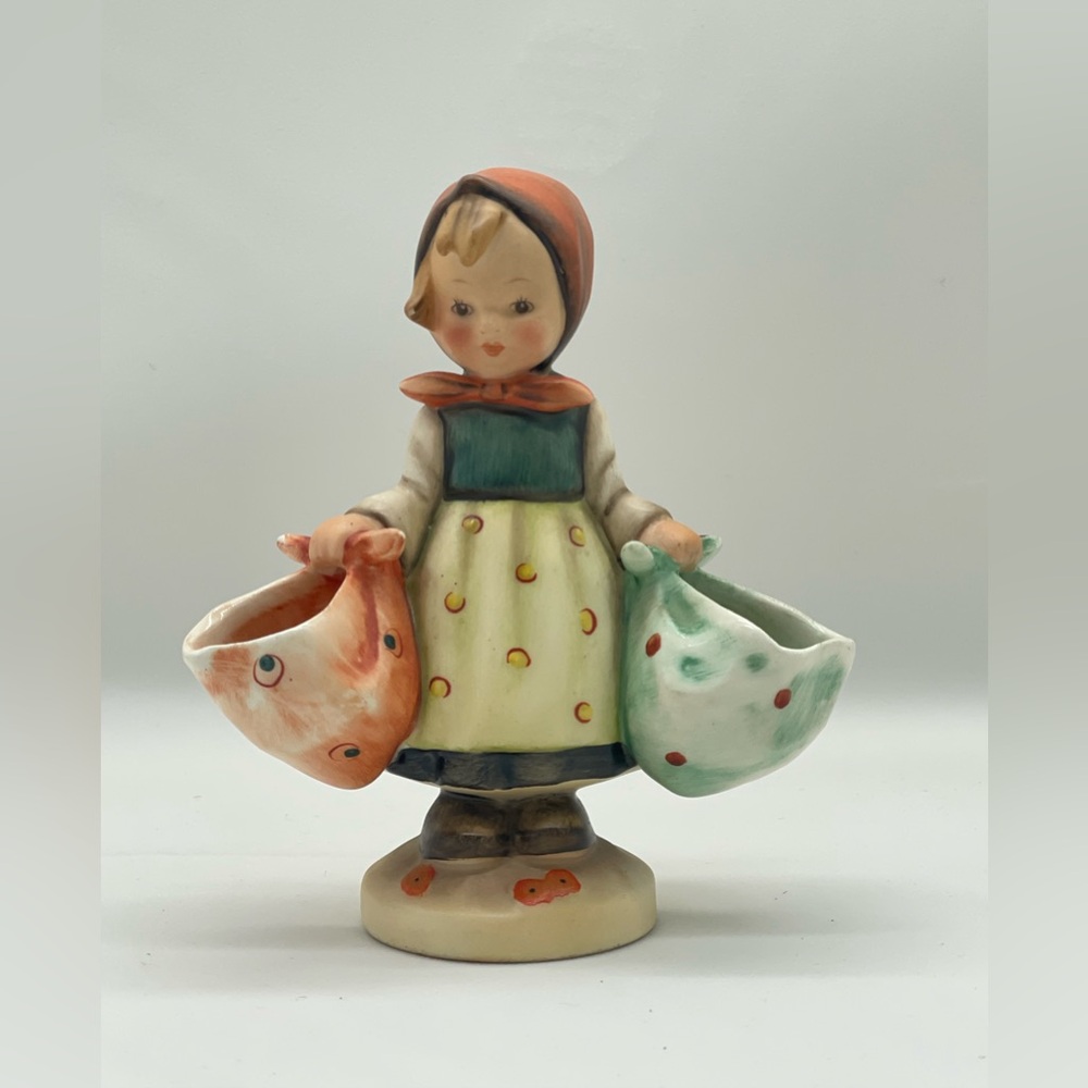 Vintage Goebel Hummel "Mother's Darling" Figurine - Mint Condition